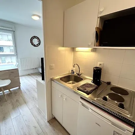 Joli Proche Charpennes Apartmán *